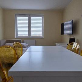 Apartament Rodzinny Silver 3 Sypialnie, hotel v mestu Oława