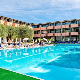 Hotel Royal, hotel sa Garda