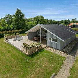 Bright House With Sea View And A Hot Tub On Als, hotel in Sarup