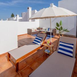 Moradia São João-Spacious Beachfront Villa, hotel em A dos Cunhados