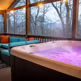 SoothEscapes Secluded: Hot Tub+Porch Cinema+Grill