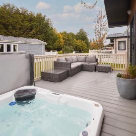Bluebell Lodge with Hot Tub