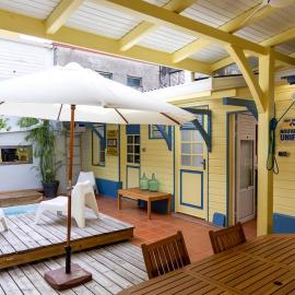 La Maison Jaune - Swimming pool & beach access 50 m away, Hotel in Saint-Pierre