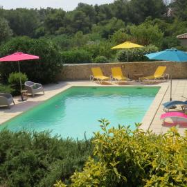 Le Castel Home Nîmes, hotel in Nîmes