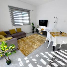 Lapta Yellow 1 bedroom, hotel em Lapithos