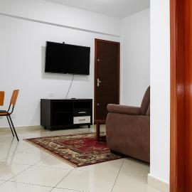 Dois quartos Cozinha completa Wi Fi Self check in com senha Central e perto de tudo a 4,4Km da Rodoviária e 15,4 km do Aeroporto Apartamentos 102 e 302