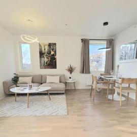 Modern corner apartment with brand new furnishing, хотел в Lorenskog