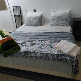 Chambre Cosy Climatisé, Romantique et indépendante chez l'habitant