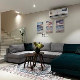Beiruty House -Elegant Family Seaside Villa: As Sifah şehrinde bir otel