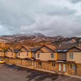 Trailside D - New 3BR home - Trails nearby - Pet friendly - BBQ grill