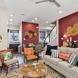 Passionate 2BD Magnolia walkable