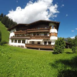 Gästehaus Alpenland, hotel in Tux