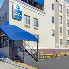 Best Western Jamaica Inn، فندق في كوينز