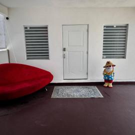 Charming apartment 5m walk to the beach, hotel di Carolina