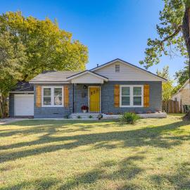 Walk to Cowboys Stadium! Arlington Home w/ Yard