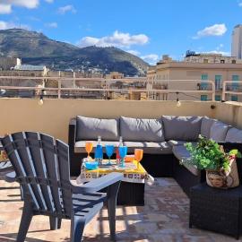 LA TERRAZZA ILLUMINATA luxury ROOFTOP, hotel in Trapani