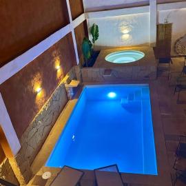 Casa Mónica Barichara، فندق في باريكارا