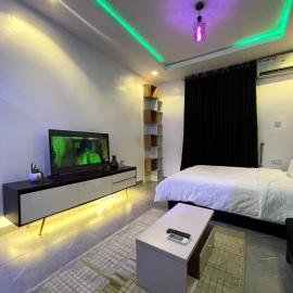Furnished studio apartment in a serene environment, hotel v destinácii Lagos