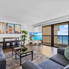 Spacious Waikiki Beach 2BR-Ocean View-Free Parking