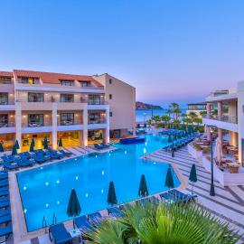 Porto Platanias Beach Resort & Spa, hôtel à Platanias