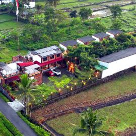 Tzy-No Cottage Yogyakarta, hotel in Balong