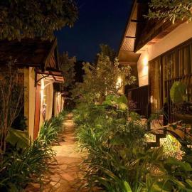 San Signature - Suối Ngọc Retreat, hotelli kohteessa Tien Xuan