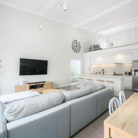 Coastal Comfort in Golden Bay, hotel a Secret Harbour