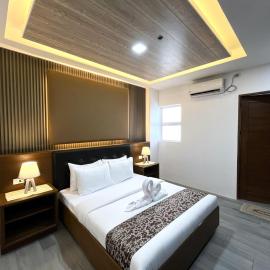 LDR Travellers Inn, khách sạn ở Caticlan