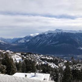 Pied-à-terre in Crans-Montana, pool and view - Swiss Alps