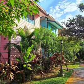 Ban Roi Pah, hotel v mestu Ban Khlong Si