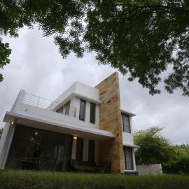 BK's Villa 10 with Private Pool at Kensville, hotel a Nānodra