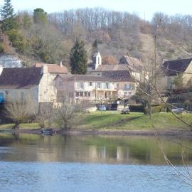Logis-Hôtel Côté-Rivage: Badefols-sur-Dordogne şehrinde bir otel