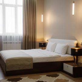 Baitau Hotel Aktobe، فندق في أكتوبي