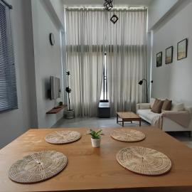 How Hide Space, hotel u gradu Kančanaburi
