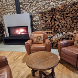 Le Relais De Pigasse – hotel w mieście Ouveillan