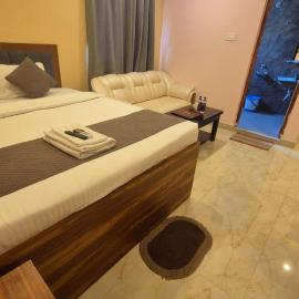 Hotel Plaza, hotel di Chunchura