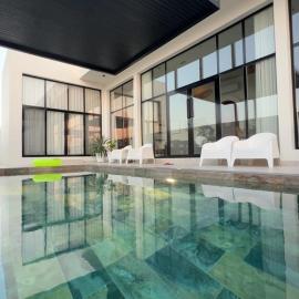 Astrahty - Bohemian Chalet, hotel Jaḩlūt városában