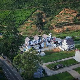 Montagna Luxury Hotel, хотел в Нувара Елия