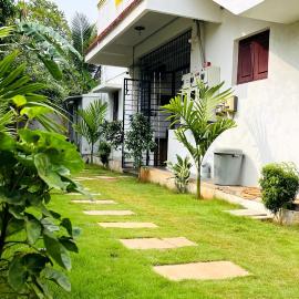 Le Beach Villa, Luxurious Stay Opposite Auroville Beach, ECR Road - BMC, hotel in Kuilapayam