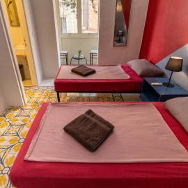 Ensuite budget twin room at quiet and friendly townhouse、スリーマのホテル