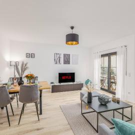 Amaela Design-Wohnung, SAP, Parkplatz, Balkon, NEU