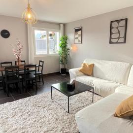 Maison moderne avec terrasse & parking