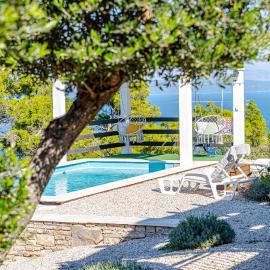 Authentic Stone House Piece of Heaven, hotel in Vela Luka