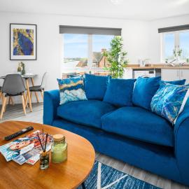 Stylish Two Bed Apartment -Cradley Health - Smart Tv - Netflix - Parking 27BC, hotel a Sleightholme