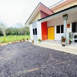 Aufa House, hotelli kohteessa Padang Rengas