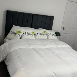 Bungalow - Sleeps 2 - Parking - Garden, hotell i Jarrow