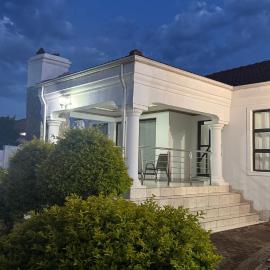 Makhuvha Tshilivho Luxury House, hotel in Thohoyandou
