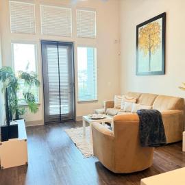Viesnīca Charming 1-bedroom apartment in terrific Frisco next to Toyota Stadium with WiFi & fitness pilsētā Frisko