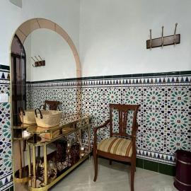 Casa amplia a un paso de Sevilla, хотел в La Algaba