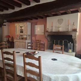 La croix d'asquins: Asquins şehrinde bir otel